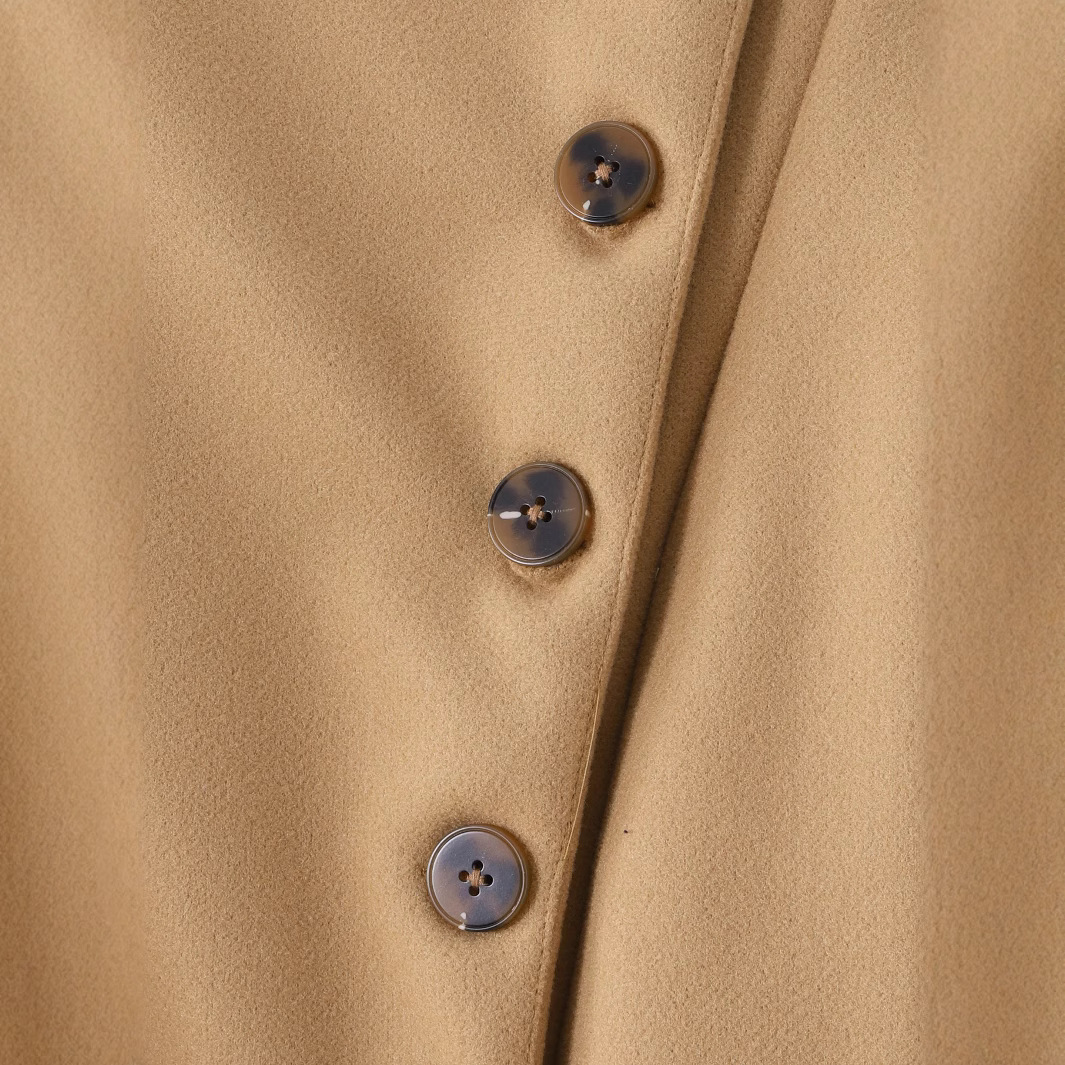 Elyra Jas – Tijdloze Elegantie met een Verfijnde Uitstraling