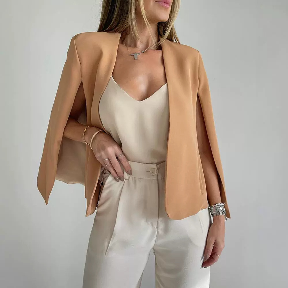 Amarise Blazer – Beige Kraagloze Blazer met Tijdloze Verfijning