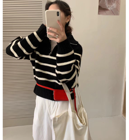 Althéa Gestreepte Rits-Pullover – Warmte met een Vleugje Verfijning