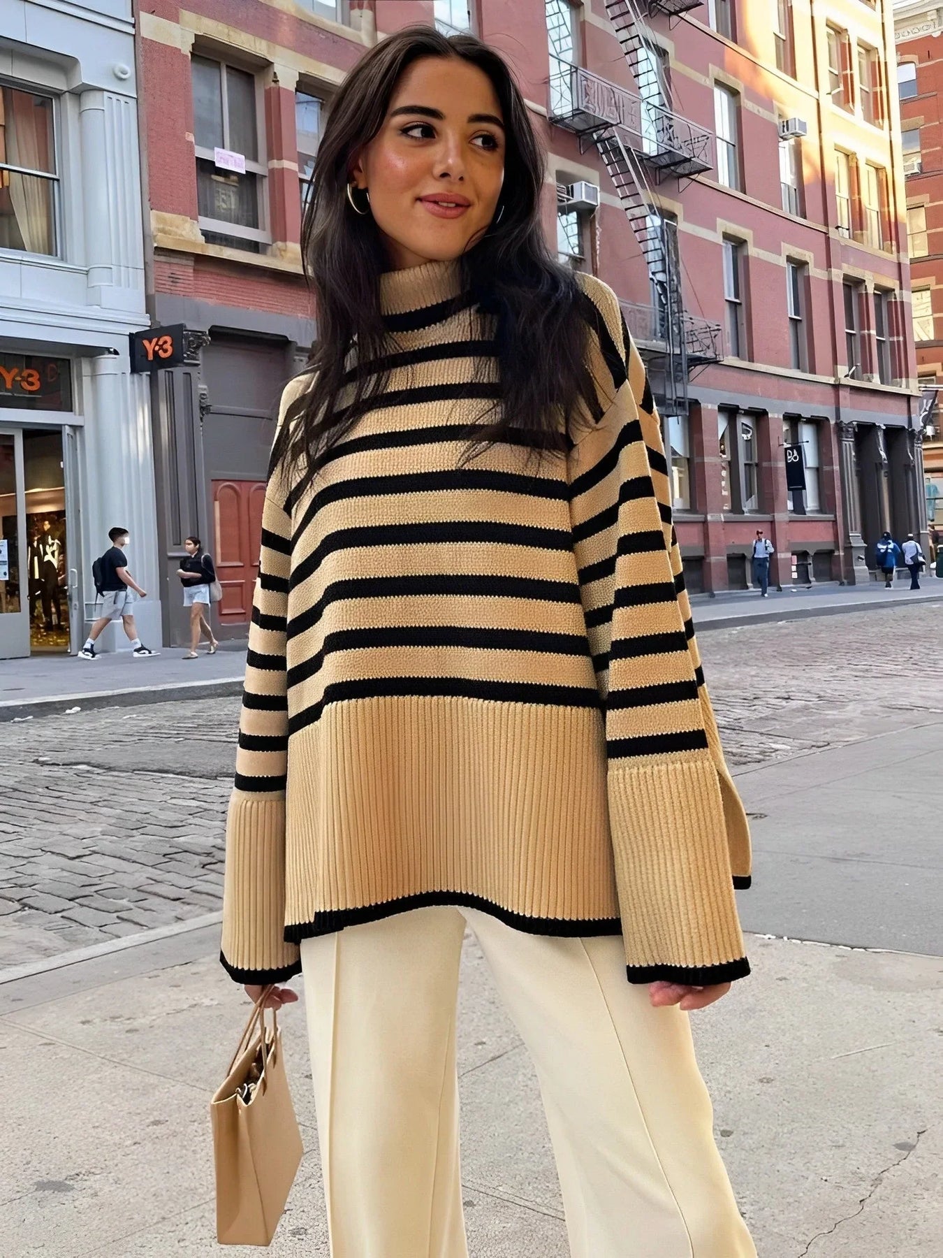 Soléna Oversized Turtleneck – katoenen damescoltrui met gestreept patroon en relaxte pasvorm