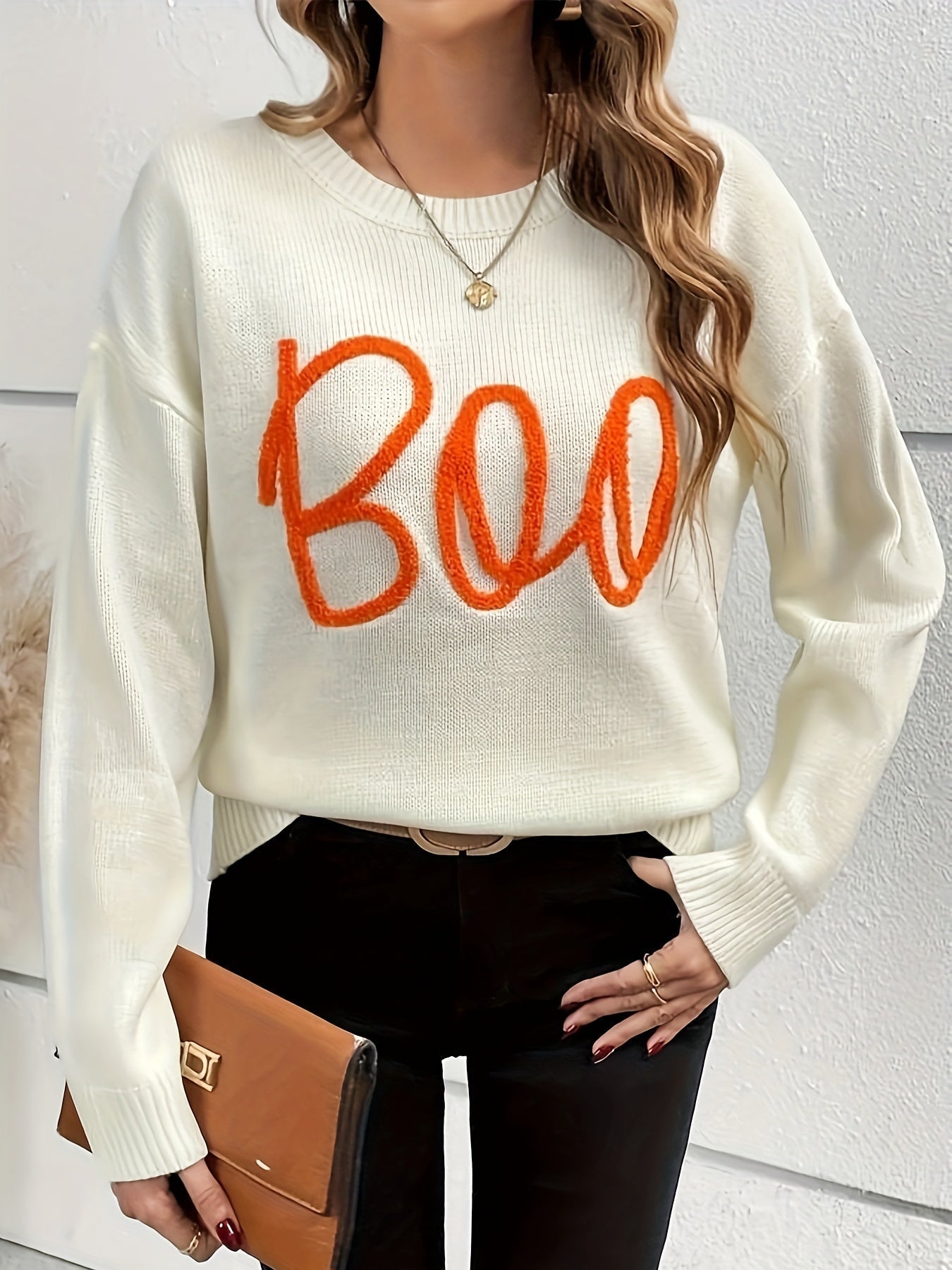 Maelys – Speelse Halloween trui met ‘Boo’-opdruk voor dames