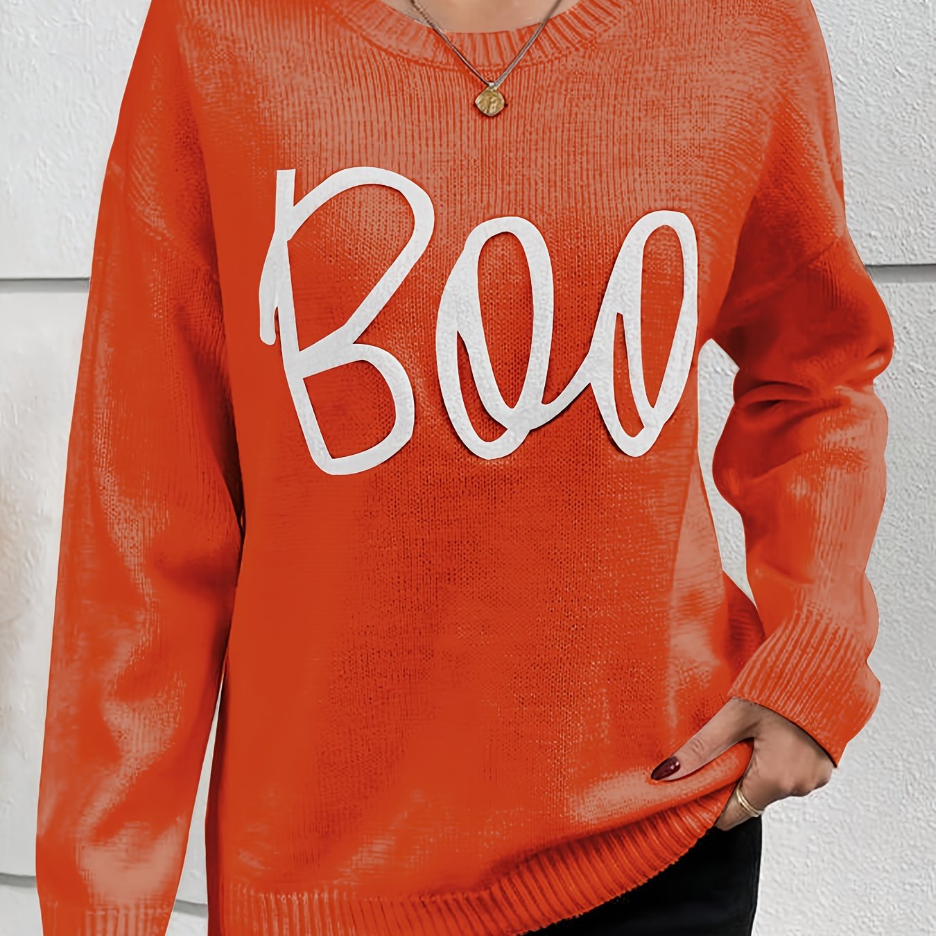 Maelys – Speelse Halloween trui met ‘Boo’-opdruk voor dames