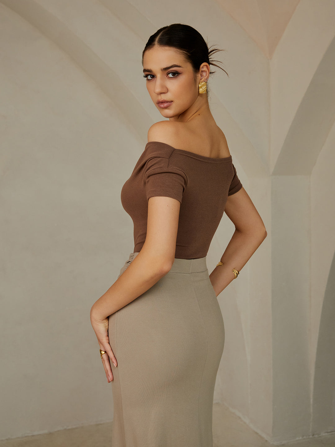 Serel Off-Shoulder Top – Tijdloze Verfijning met een Moderne Twist