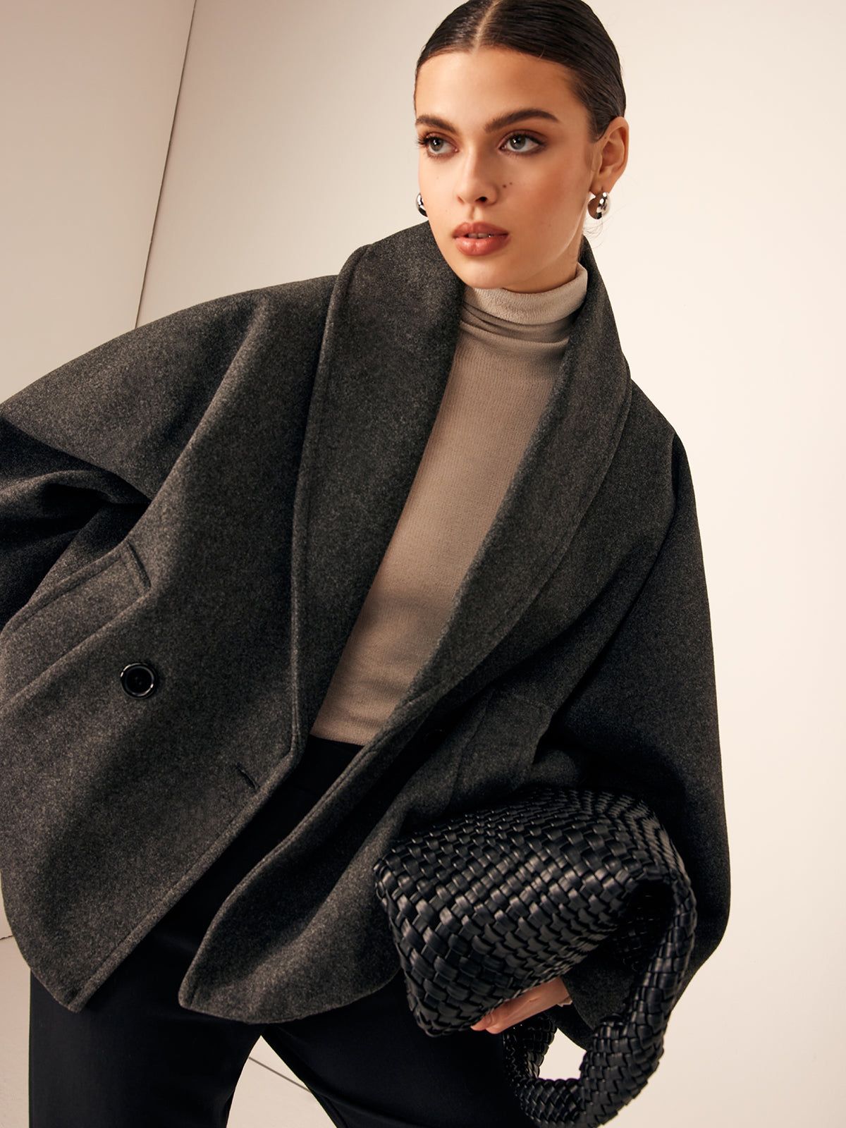 Liona Wollen Jas – Zachte Warmte en Tijdloze Elegantie