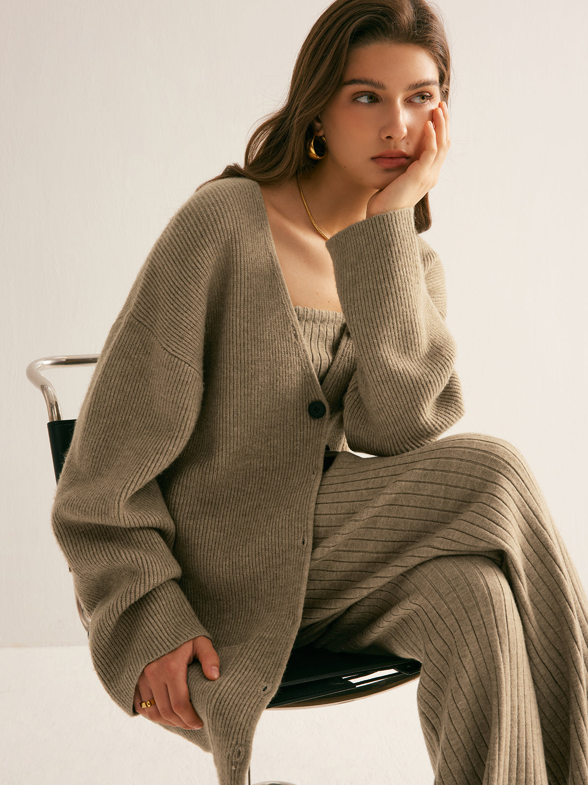 Rianne Ribgebreide Cardigan – Comfort en Stijl in één Tijdloos Ontwerp