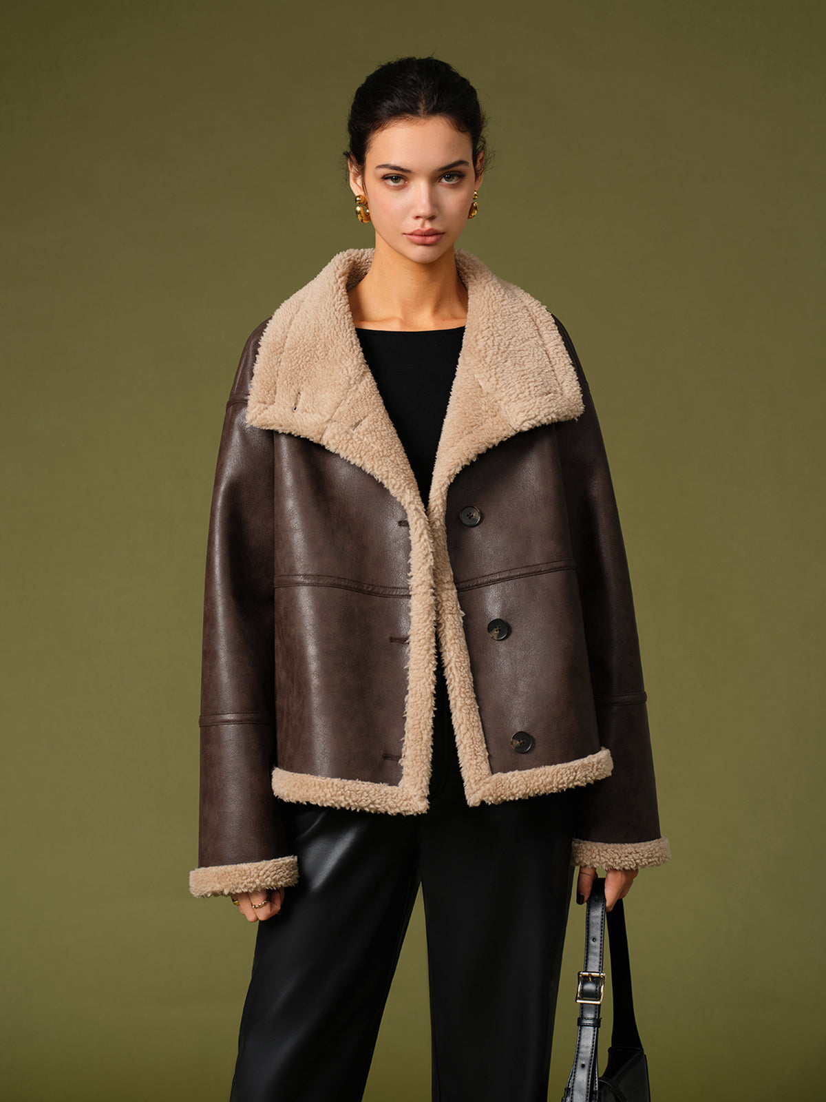 Maren Vegan Leather Jacket – Luxe Warmte & Tijdloze Stijl in Één