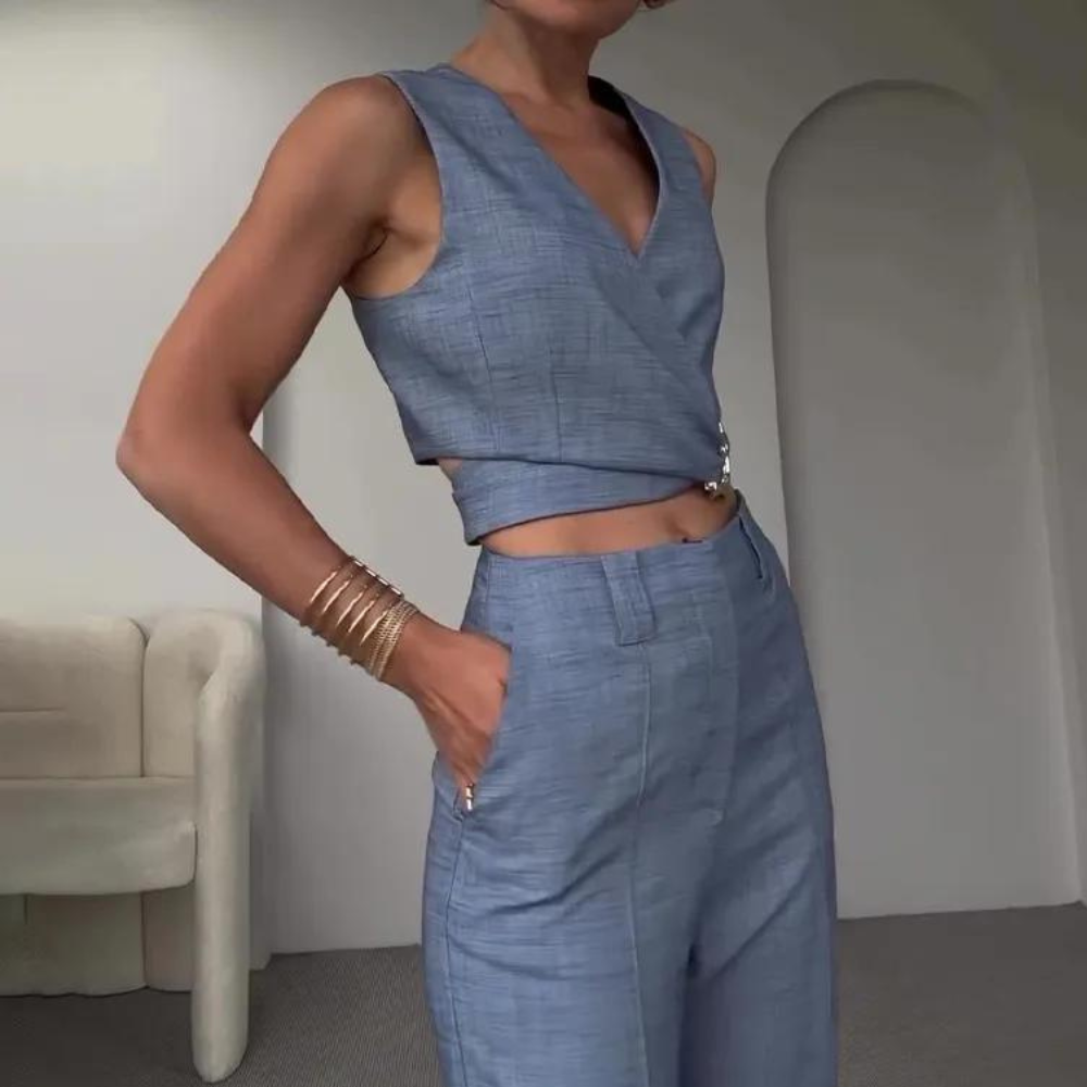 Aleyora – Tweedelig damespak met verfijnde pasvorm en moderne elegantie