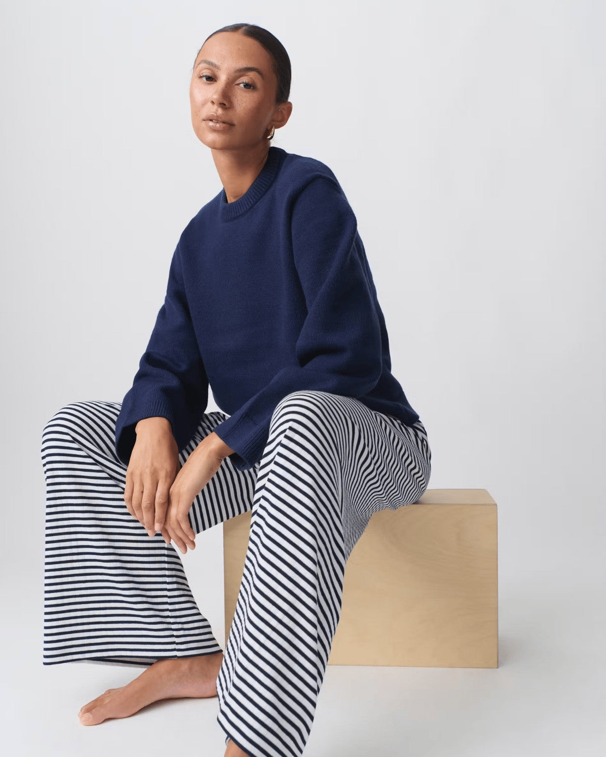 Serena Striped Lounge Pants – Elegante Gestreepte Damesbroek met Tijdloze Flair