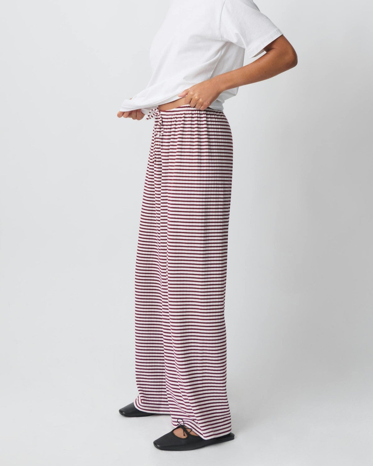 Serena Striped Lounge Pants – Elegante Gestreepte Damesbroek met Tijdloze Flair