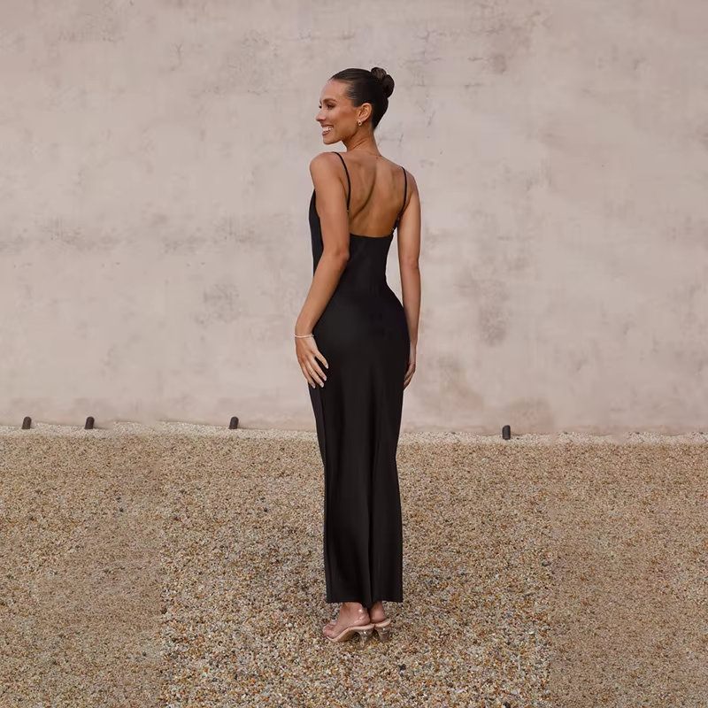 Satijnen maxi-jurk voor dames met open rug – elegant en feestelijk