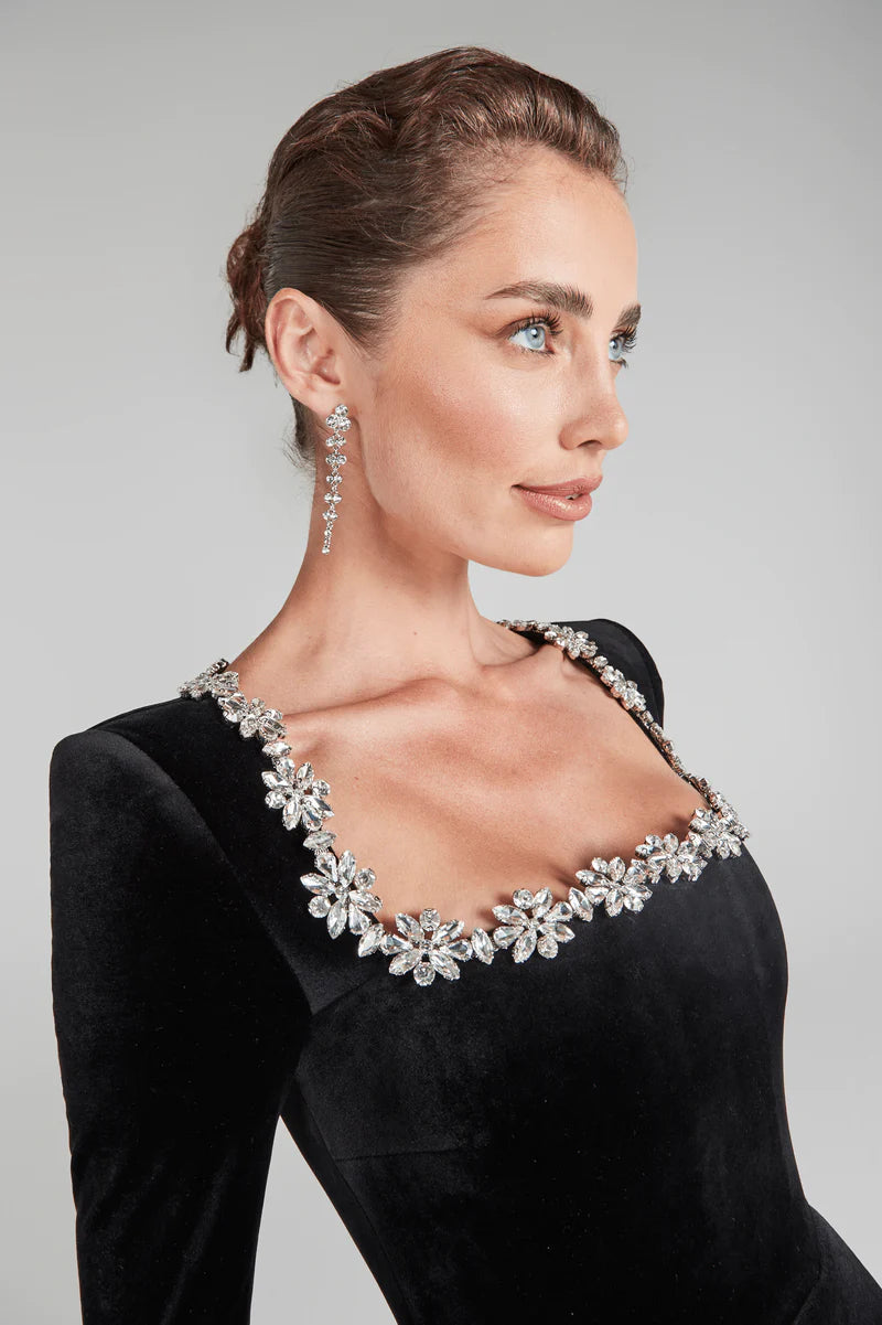 Meliora Velvet Evening Dress – Tijdloze Luxe in Fluweel