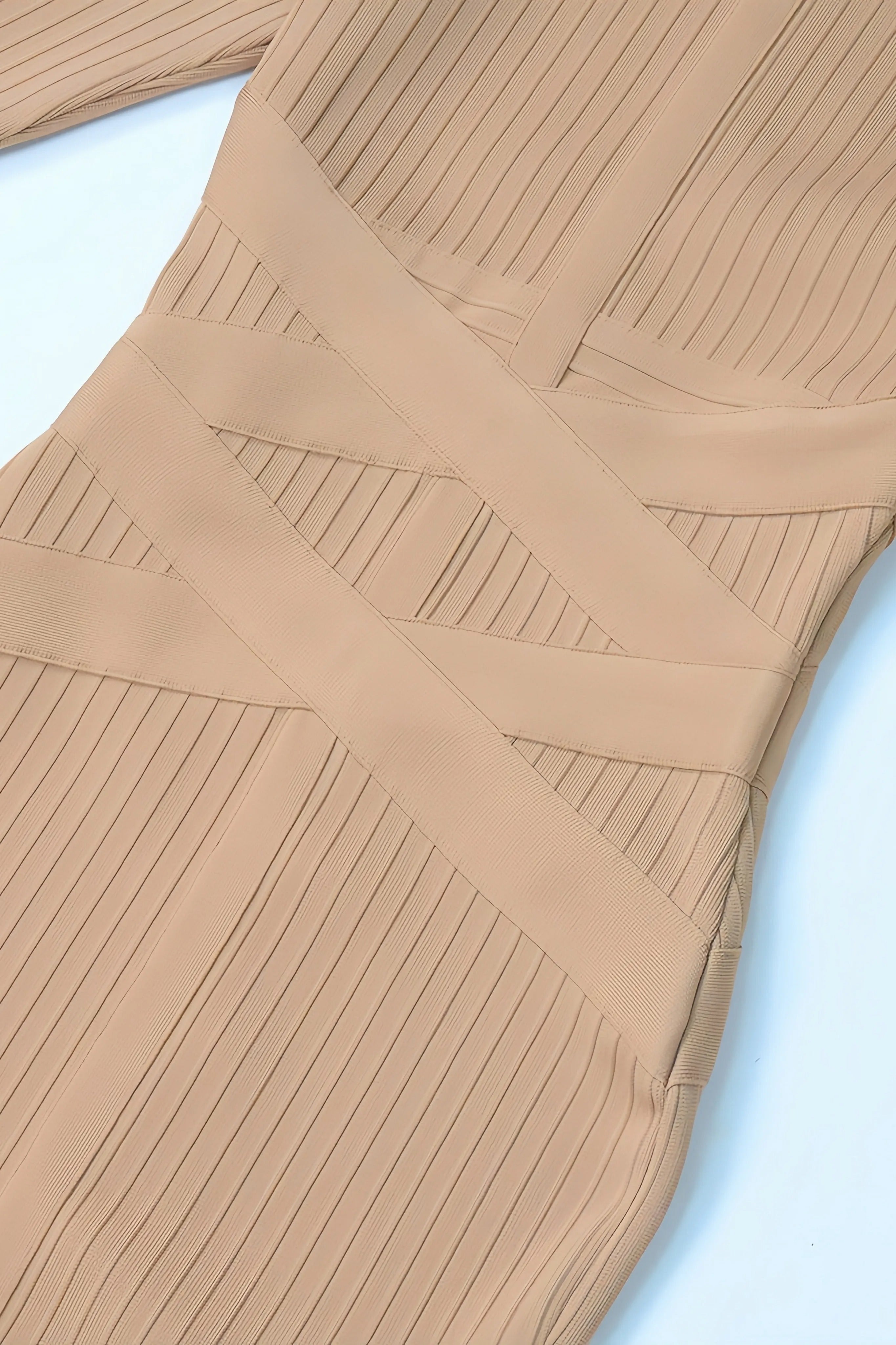 Selvara – Midi-Jurk met Opstaande Kraag en Elegante Pasvorm