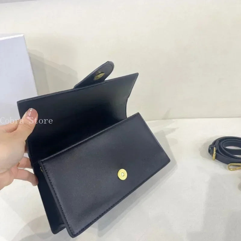 Celina – Luxe PU Leren Handtas met Tijdloze Elegant﻿ie en Functioneel Design