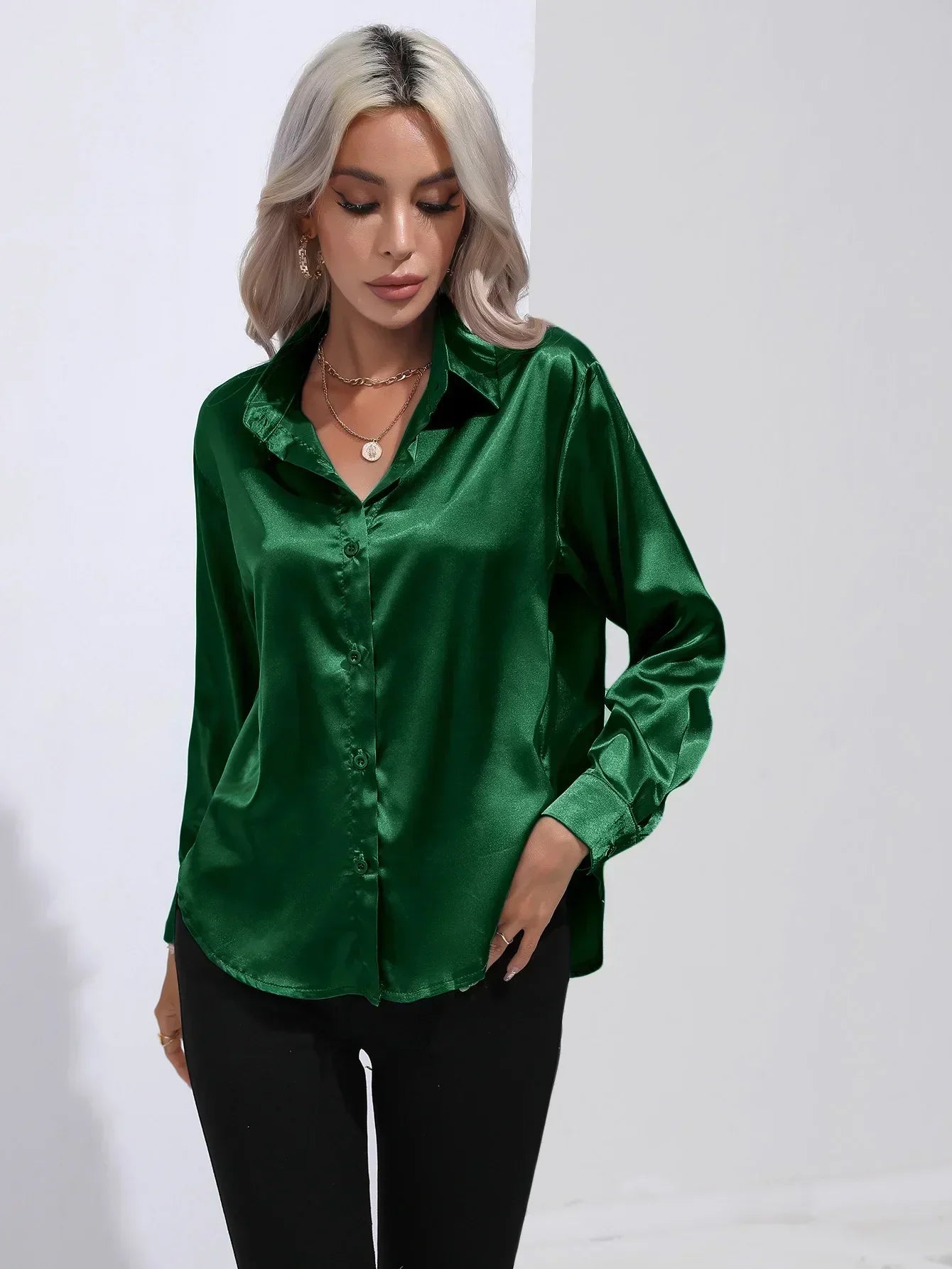 Serenya – Satijnen Blouse met Lange Mouwen, Elegant & Tijdloos voor Kantoor en Events
