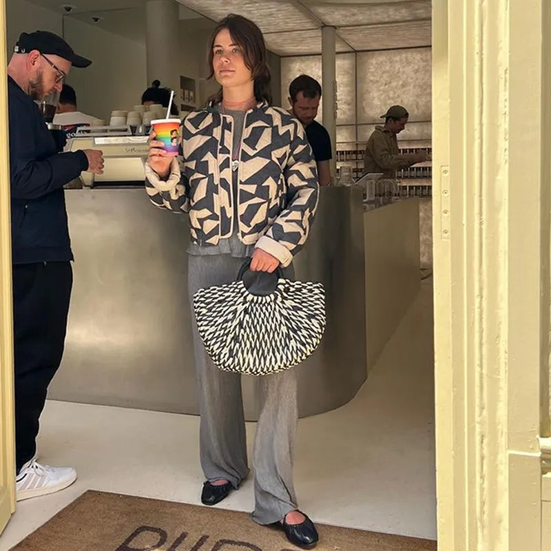 Isaline – Elegante dames quiltjas met verfijnde stitching en getailleerde pasvorm