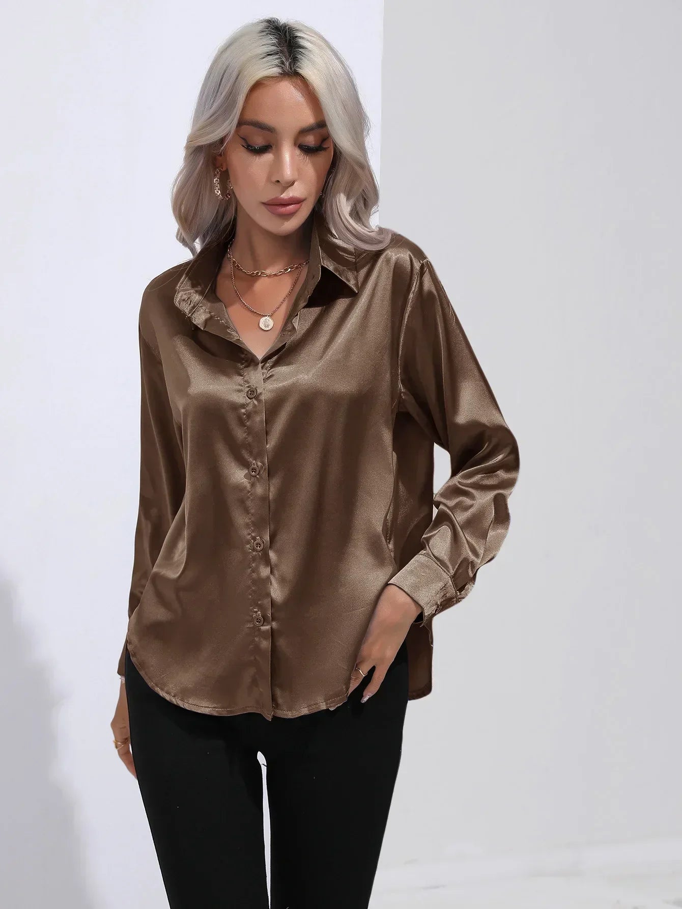 Serenya – Satijnen Blouse met Lange Mouwen, Elegant & Tijdloos voor Kantoor en Events