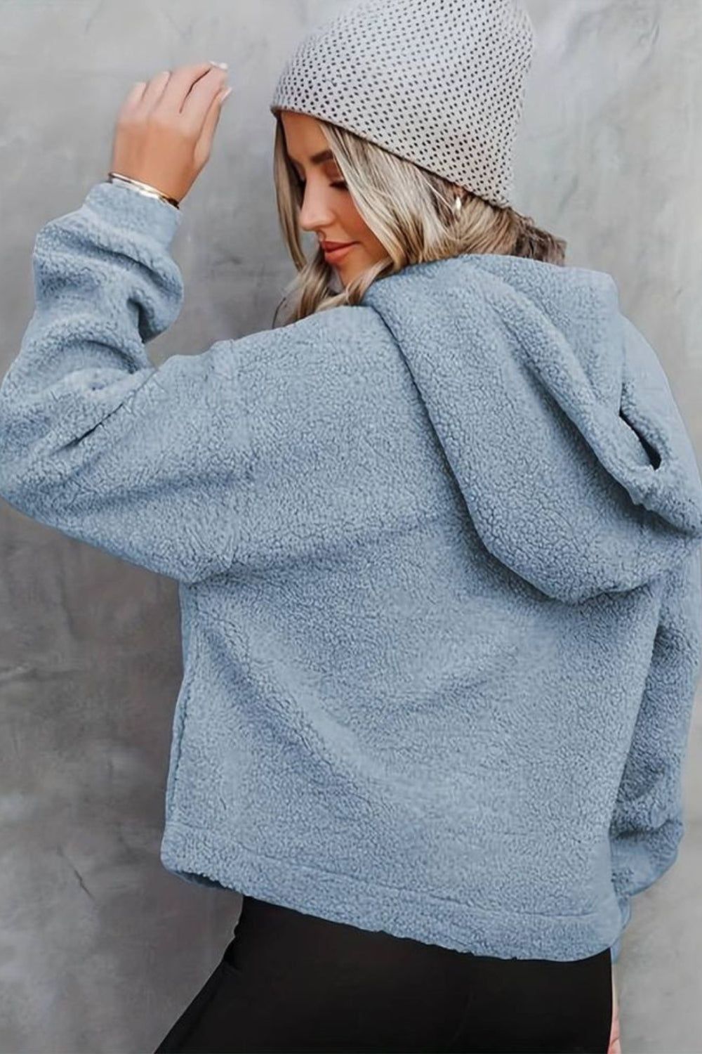 Nivara Hoodie – Zachte Trui met Luxe Details