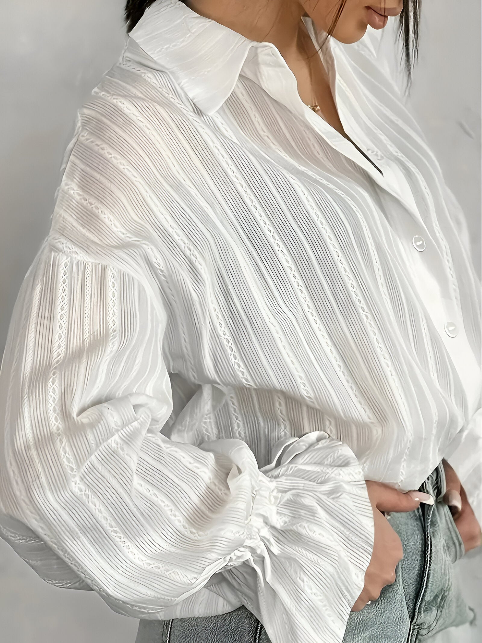 Serenya – Dames Overhemd met Geborduurde Kraag & Luxe Details