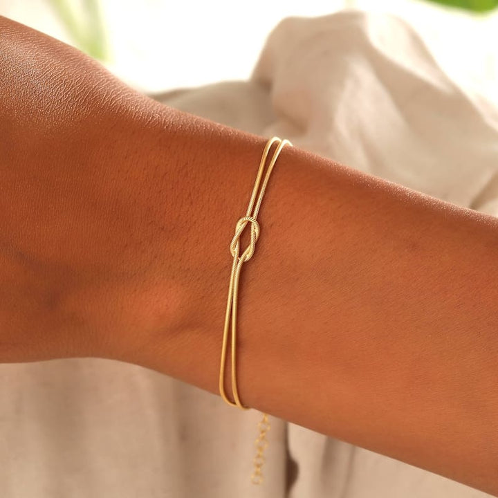 Seraphina - Elegante Liefdesknoop Armband van Hoogwaardige Kralen voor een Tijdloze Look