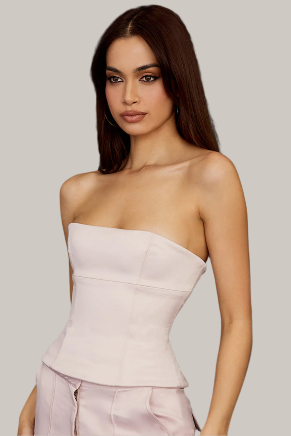 Seliora Satijnen Co-ord Set – Luxe Bandloze Top & Rechte Broek