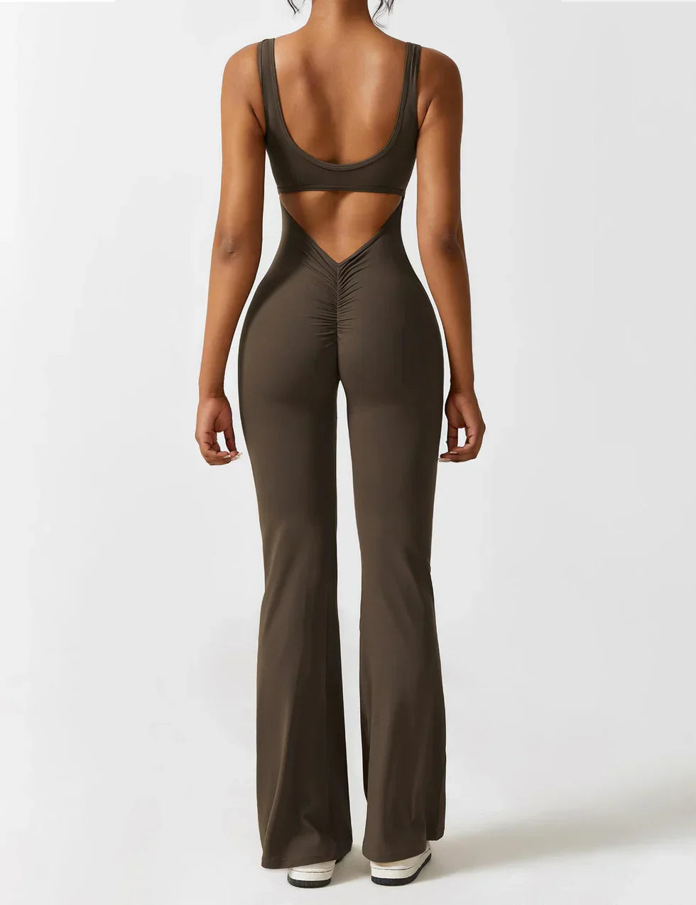 Elenaya – Flared shaping jumpsuit met diepe V-rug