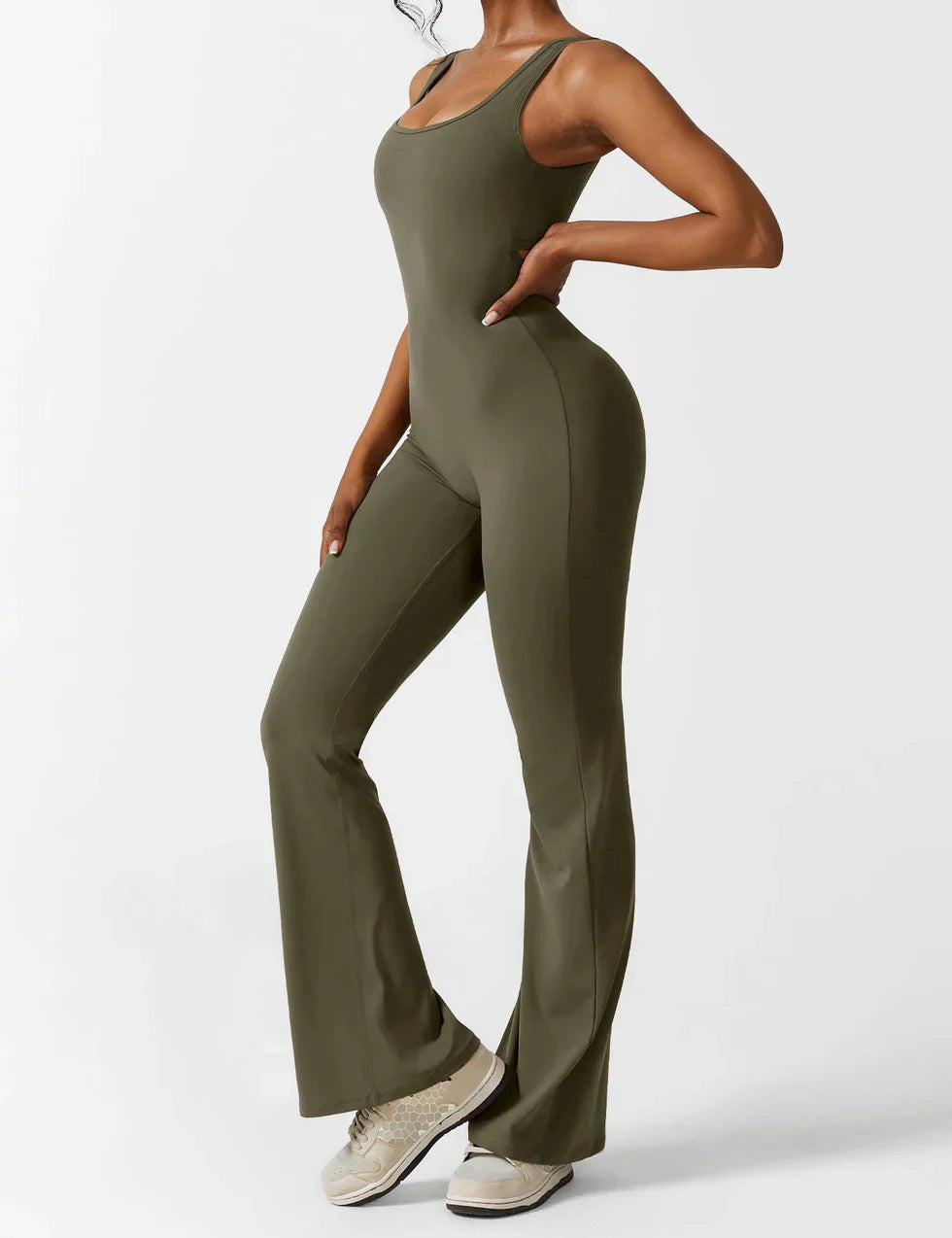 Elenaya – Flared shaping jumpsuit met diepe V-rug