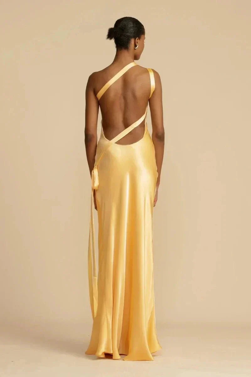 Seraphina - Elegante Satijnen Avondjurk met Eén Schouder en Luxe Afwerking