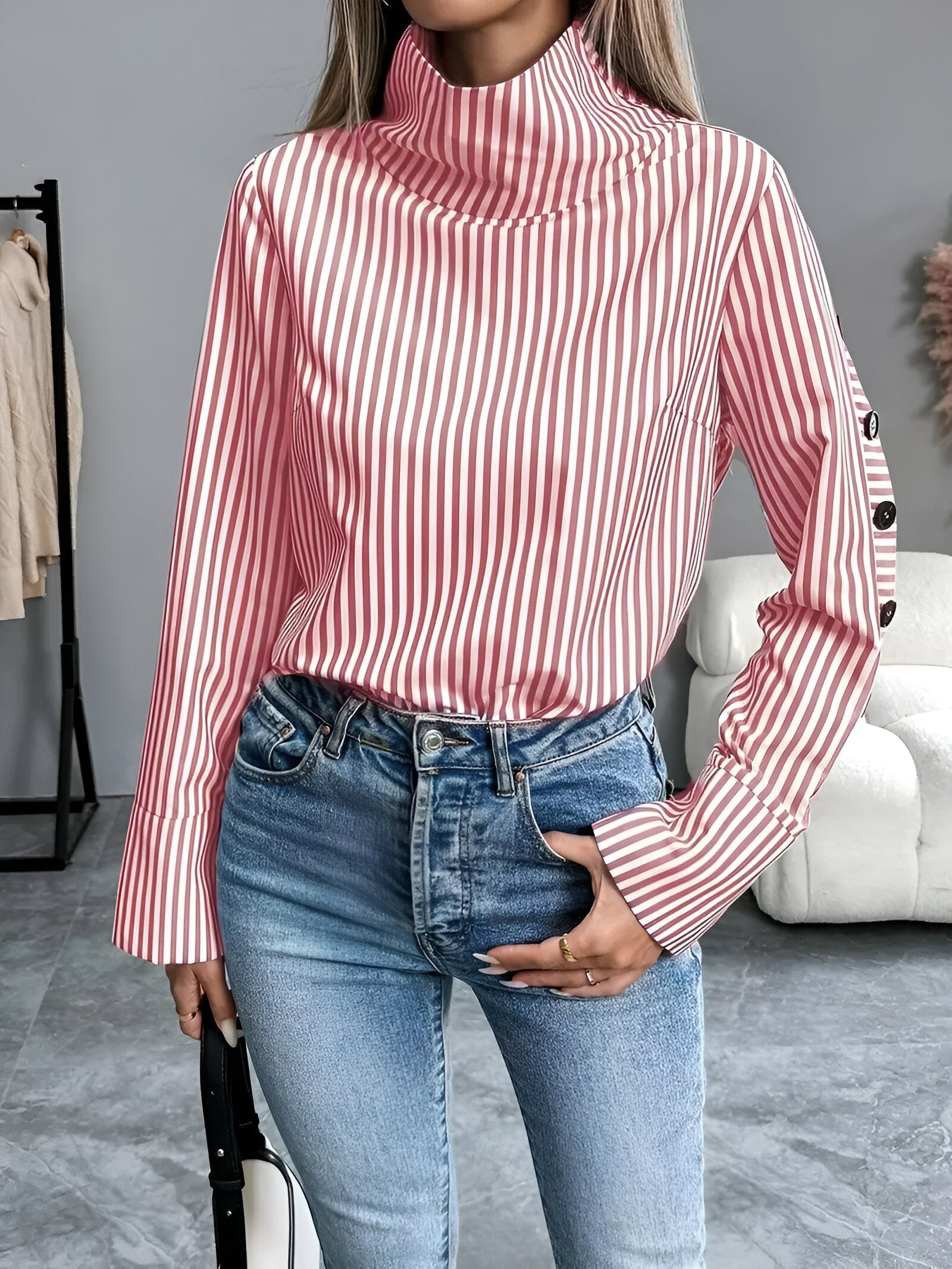 Isaline Striped Shirt – stijlvol overhemd met tijdloze strepen en elegante details