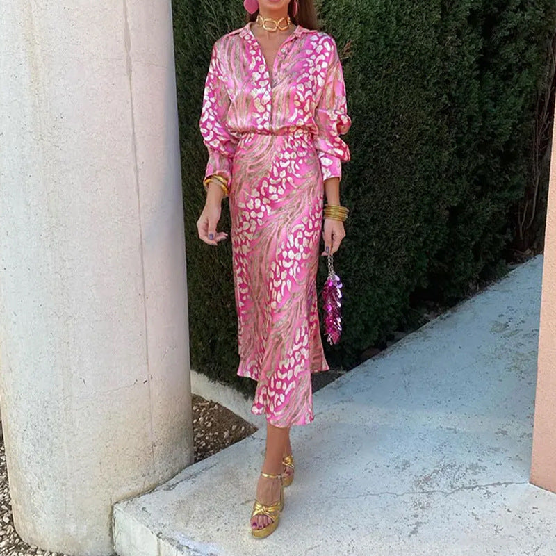 Celestia - Zwarte Satijnen Luxe Print Jurk voor een Elegante Statement Look