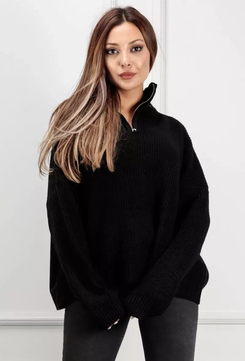 Lyvianne Trui – Zwarte Oversized Trui met Ritskraag