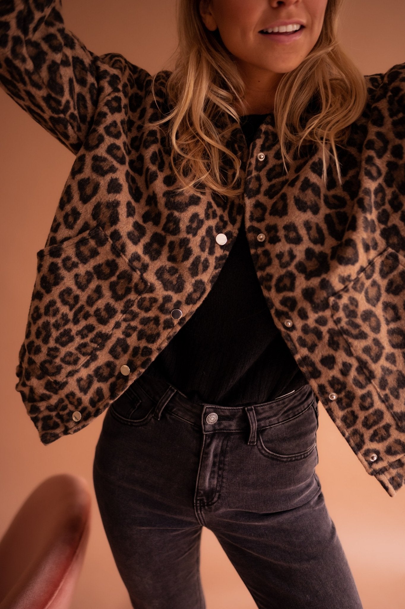 Noor – Trendy Animalprint Jasje met Luxe Voering