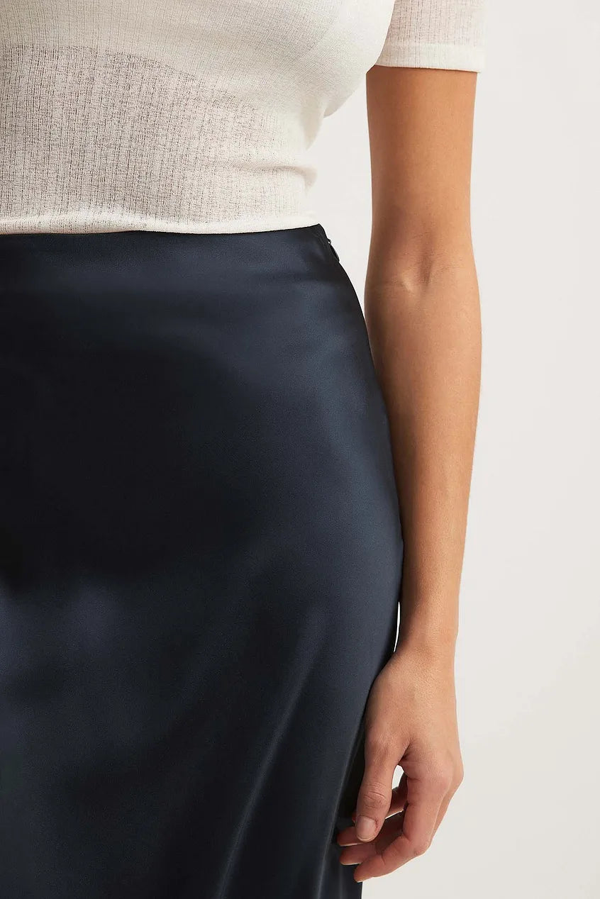 Celeste – Satijnen Midi-Rok met Flatterende Taille en Luxe Glans